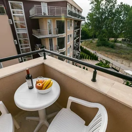 1bdr With Kitchen In Vip Zone Qa ساني بيتش